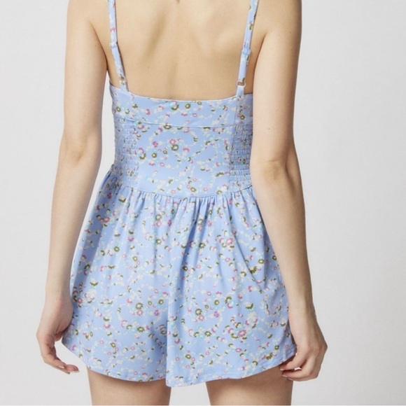 NEW cute floral romper - Picture 3 of 9